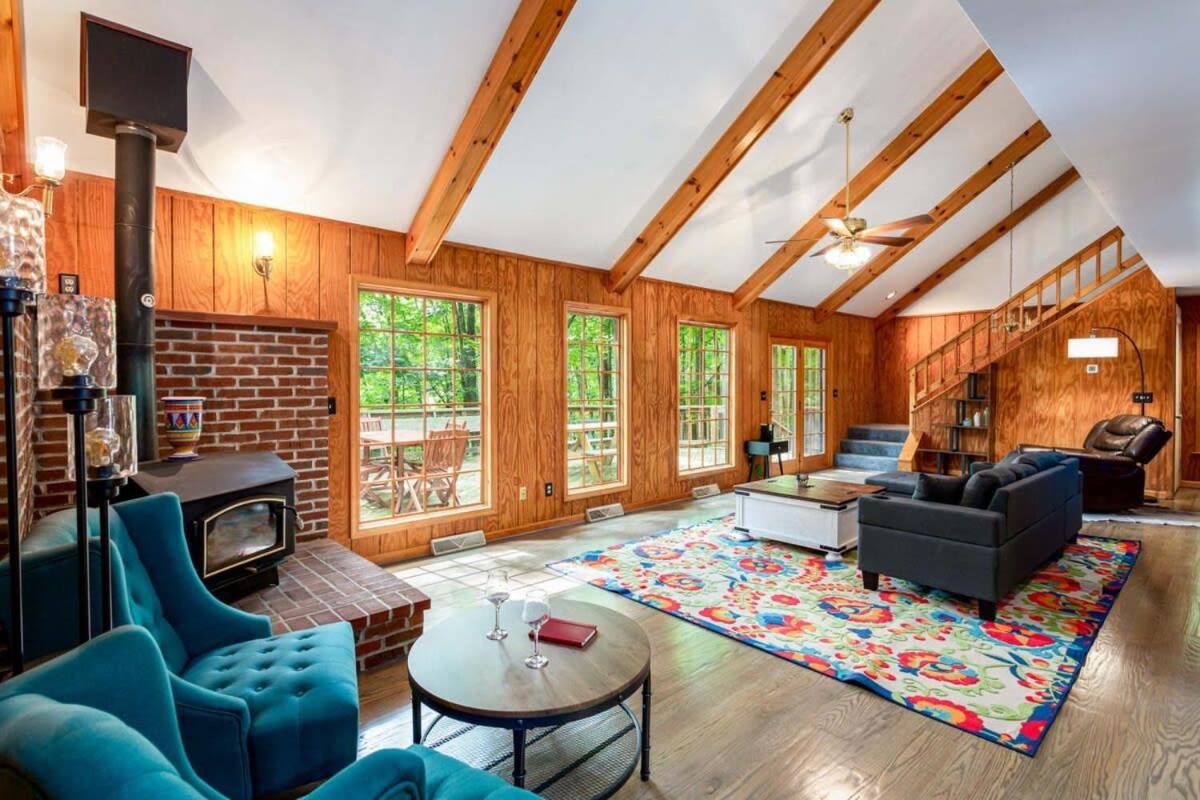 Huge Cabin W Hot Tub, Deck, Grill, Fire Pit, Wifi Berkeley Springs Εξωτερικό φωτογραφία